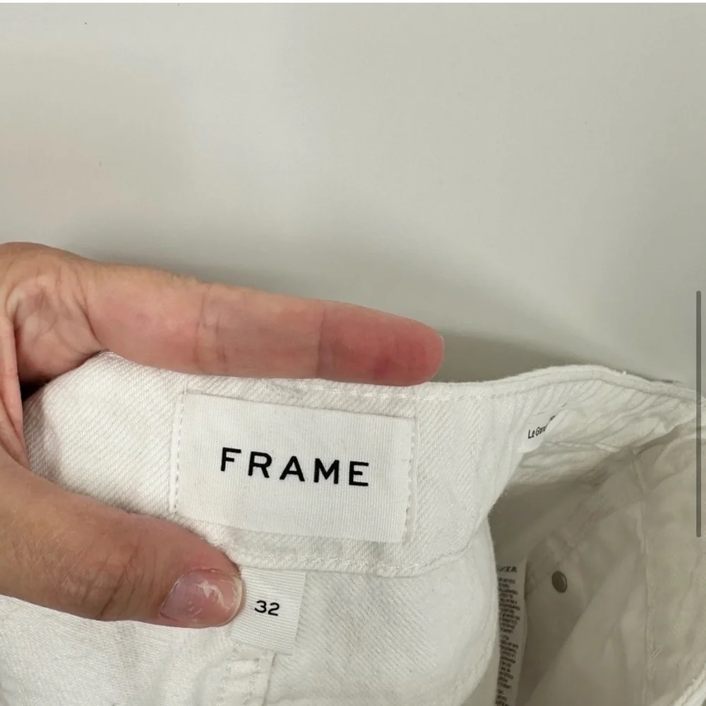 FRAME Le Grand Garçon White High Rise Denim Shorts Raw‎ Hem Size 32 NWOT